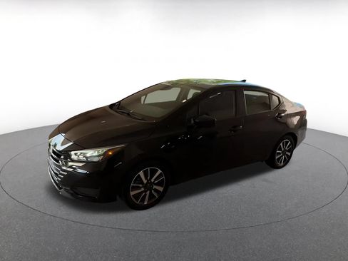 Used 2025 Nissan Versa SV FWD image 7