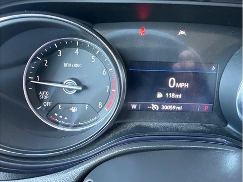 Used 2022 Buick Encore GX Essence w/ Experience Buick Package FWD image 22