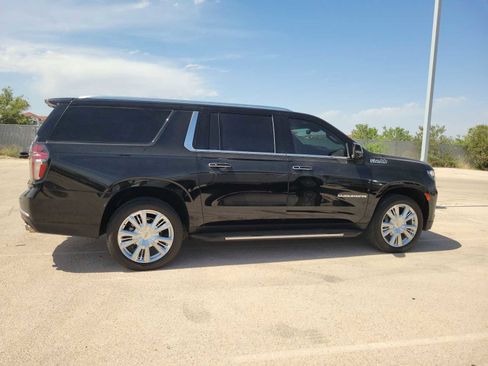 Used 2024 Chevrolet Suburban High Country w/ Advanced Technology Package AWD/4WD image 9