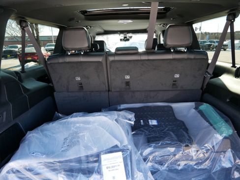 New 2026 Jeep Grand Wagoneer L Summit image 11