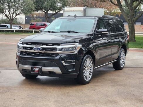 Used 2023 Ford Expedition Limited image 11