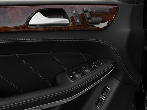 Used 2014 Mercedes-Benz GL 550 4MATIC image 20