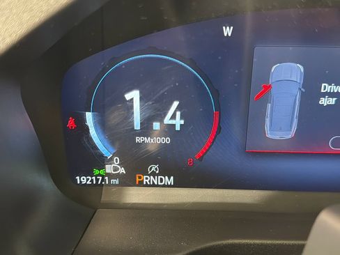 Used 2025 Ford Explorer ST AWD/4WD image 11
