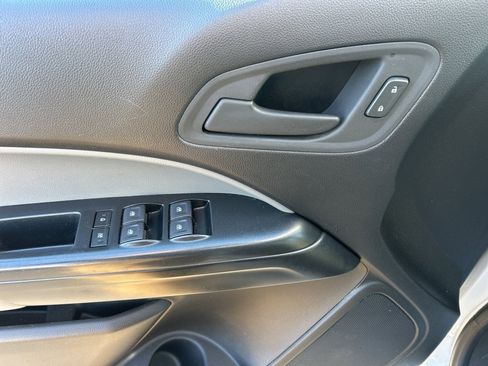 Used 2022 Chevrolet Colorado W/T image 4