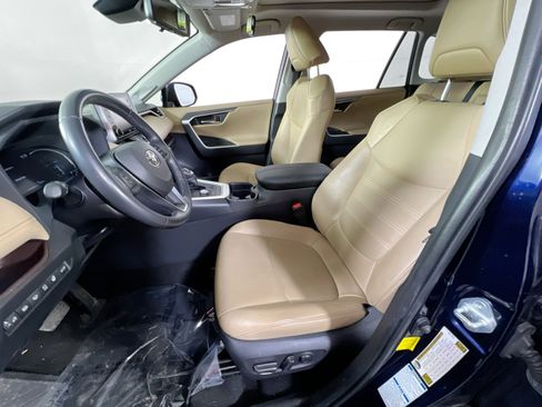 Used 2019 Toyota RAV4 Limited image 21