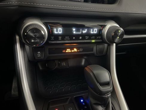 Used 2025 Toyota RAV4 XLE image 72