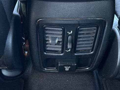 Used 2018 Jeep Grand Cherokee Altitude image 13