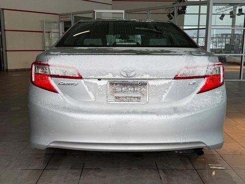 Used 2014 Toyota Camry LE image 4