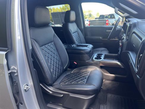 Used 2019 Chevrolet Silverado 1500 RST image 11