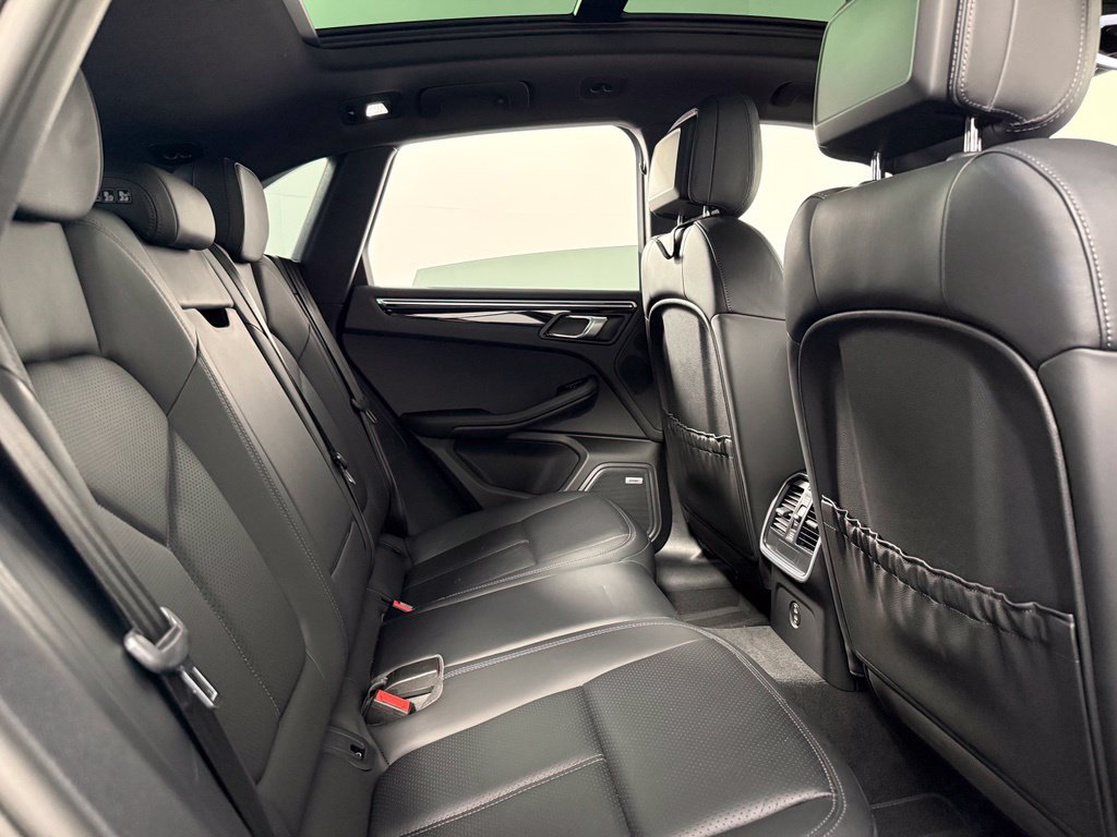 Certified 2021 Porsche Macan AWD/4WD image 39