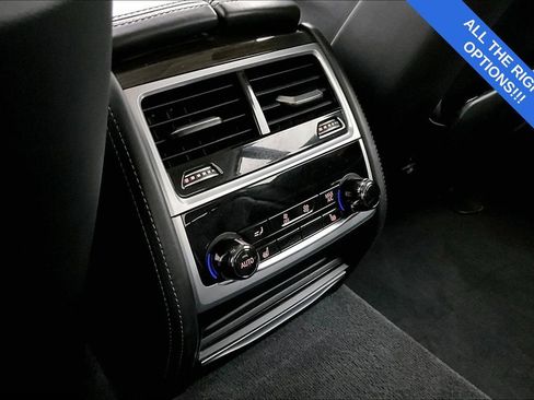 Used 2022 BMW 750i xDrive w/ Executive Package image 32