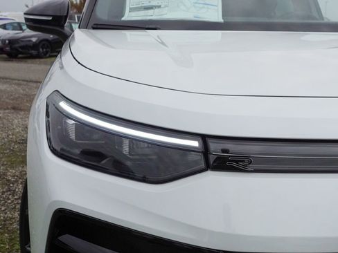 New 2026 Volkswagen Tiguan SE R-Line image 5