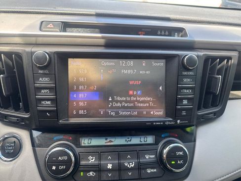 Used 2018 Toyota RAV4 Limited FWD image 12