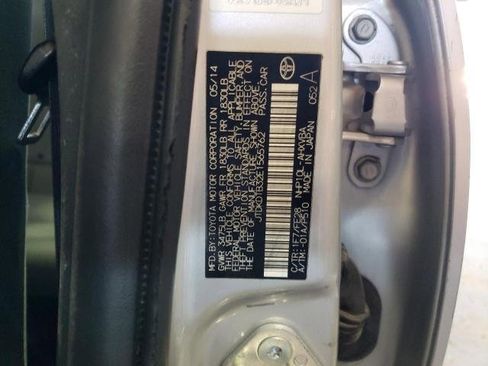 Used 2014 Toyota Prius C One image 12