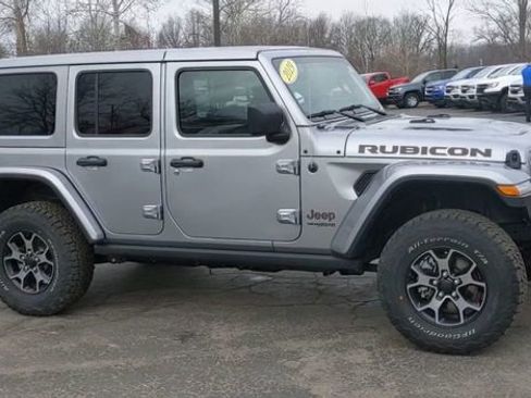Used 2019 Jeep Wrangler Unlimited Rubicon w/ Uconnect 4C Nav & Sound Group image 2