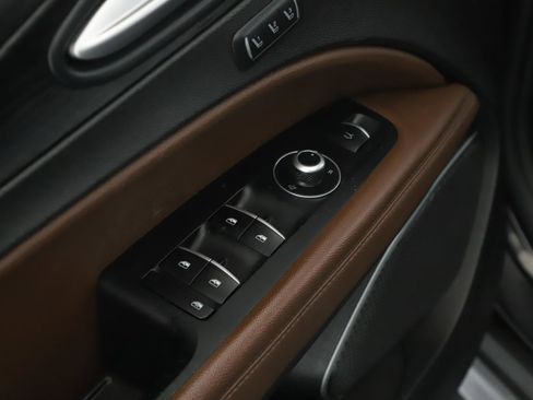 Used 2018 Alfa Romeo Stelvio AWD image 6
