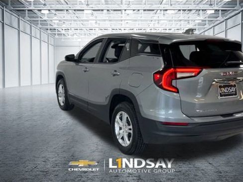 Used 2024 GMC Terrain SLE AWD/4WD image 8