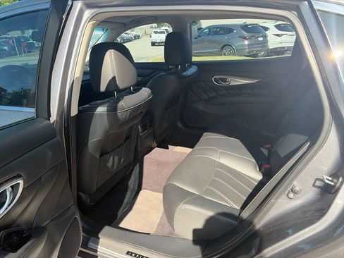 Used 2019 INFINITI Q70 L 3.7 w/ Sensory Package AWD/4WD image 9