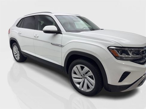 Used 2022 Volkswagen Atlas Cross Sport SE w/ Panoramic Sunroof Package image 12