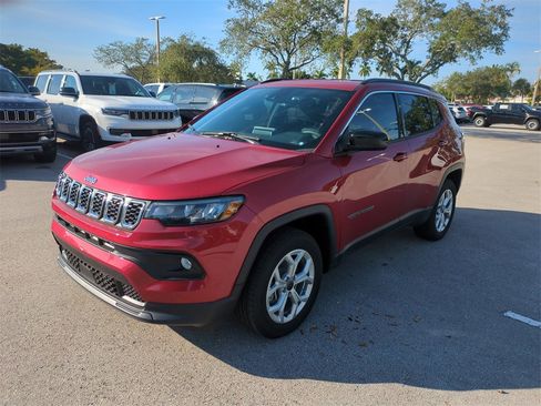 New 2025 Jeep Compass Latitude image 9