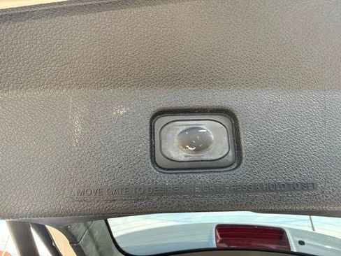 Used 2018 Ford Explorer XLT w/ Equipment Group 202A AWD/4WD image 13