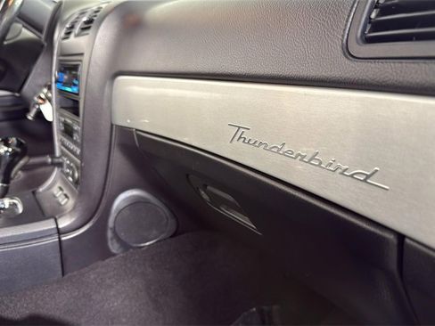 Used 2003 Ford Thunderbird image 32