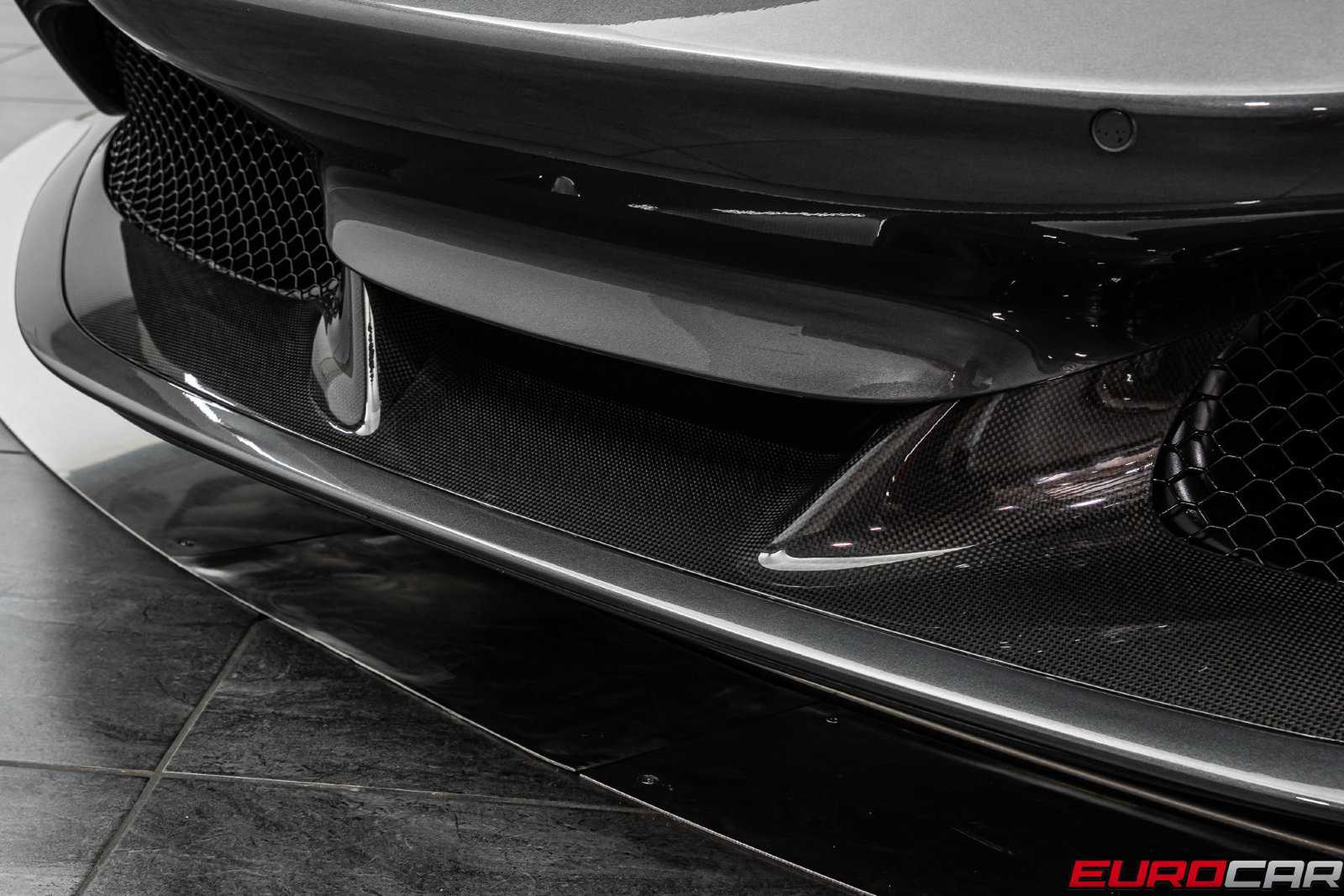 Used 2020 Ferrari F8 Tributo RWD image 15