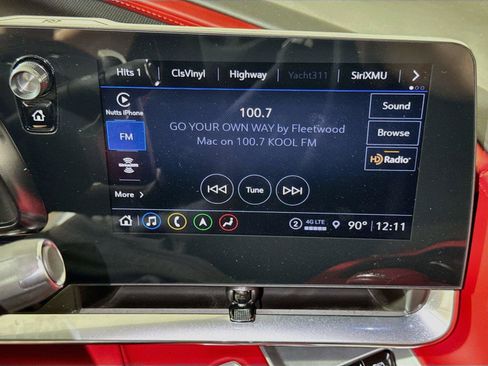 Used 2022 Chevrolet Corvette Stingray Premium Conv w/ Z51 Performance Package RWD image 13