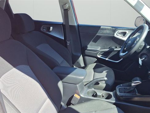 Used 2020 Kia Soul LX image 19
