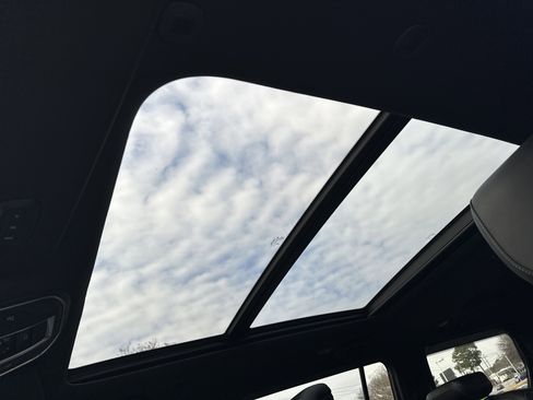 Used 2023 Jeep Wagoneer Series II image 36