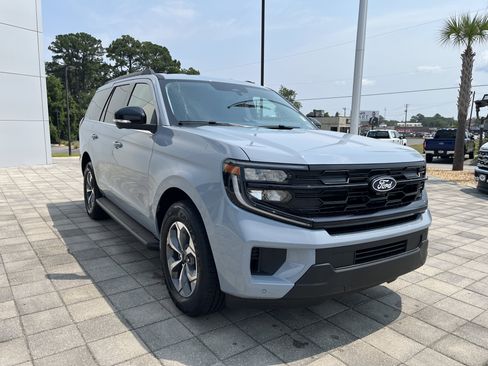 New 2027 Ford Expedition Active RWD image 8