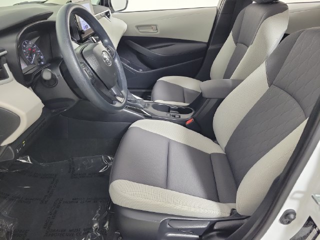 Used 2025 Toyota Corolla LE FWD image 19