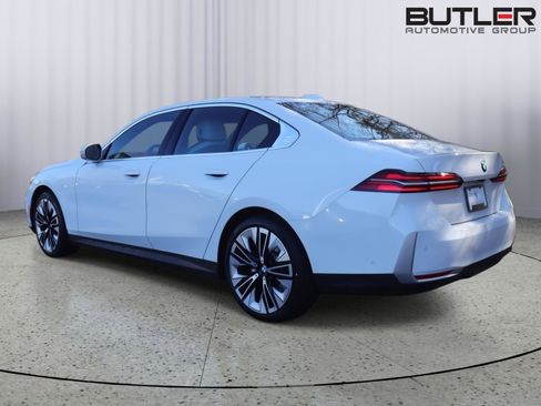 Used 2025 BMW 530i image 5