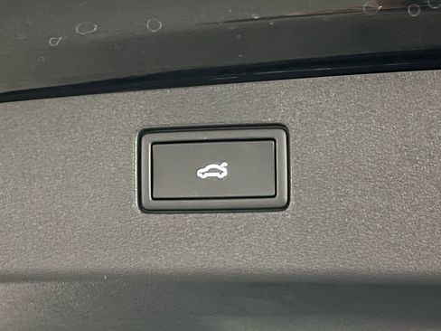 New 2026 Volkswagen Tiguan SE R-Line image 38