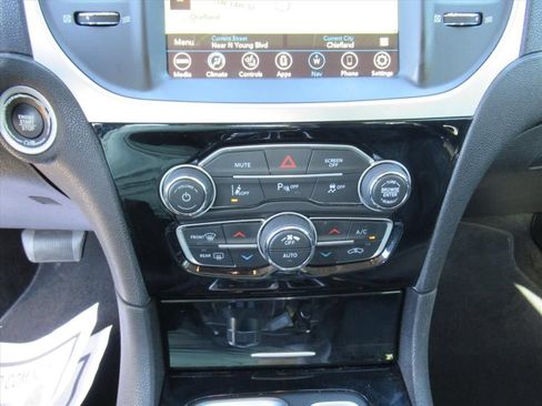 Certified 2023 Chrysler 300 Touring L w/ Popular Equipment Group RWD image 26