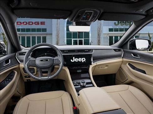 New 2026 Jeep Grand Cherokee Limited w/ Luxury Tech Group II AWD/4WD image 14
