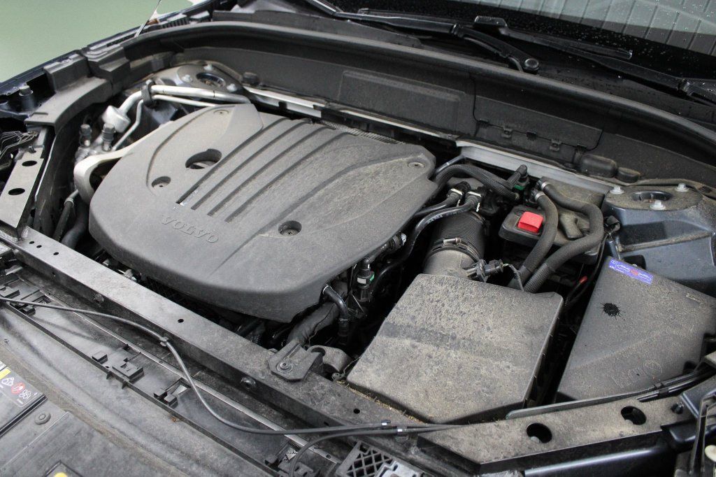 Used 2024 Volvo XC60 B5 Core w/ Protection Package Premier AWD/4WD image 45