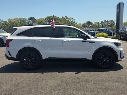 Used 2023 Kia Sorento SX AWD/4WD image 3
