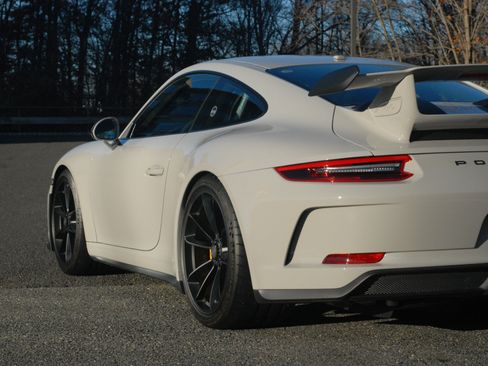 Used 2018 Porsche 911 GT3 RWD image 6
