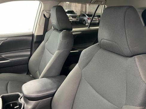 Used 2023 Toyota RAV4 LE FWD image 17