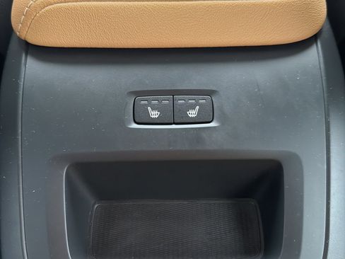 Used 2023 Volvo XC60 T8 Ultimate w/ Climate Package image 52