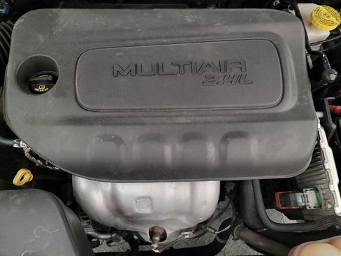 Used 2019 Jeep Cherokee Limited FWD image 30