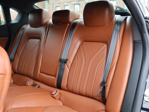 Used 2023 Maserati Quattroporte Modena Q4 AWD/4WD image 14