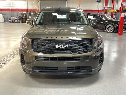 Used 2022 Kia Telluride EX w/ EX Premium Package image 3