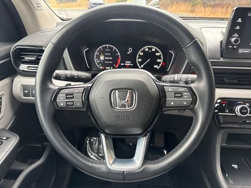 Certified 2024 Honda Pilot Touring image 17