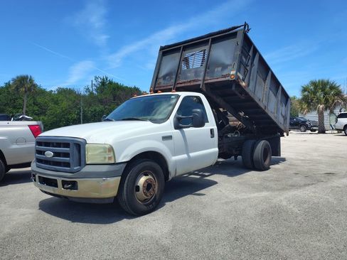 Used 2006 Ford F350 2WD Regular Cab DRW Super Duty image 5