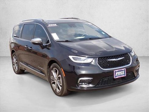 Used 2021 Chrysler Pacifica Pinnacle AWD/4WD image 5