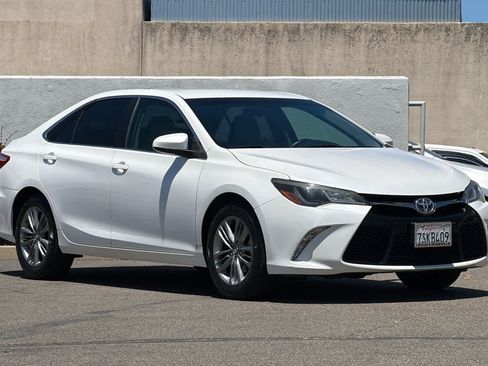 Used 2016 Toyota Camry SE FWD image 5