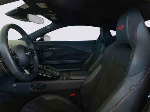 Used 2025 Aston Martin V8 Vantage Coupe image 13