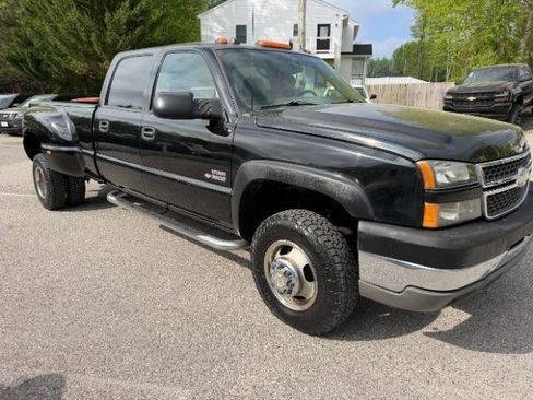 Used 2005 Chevrolet Silverado 3500 LT w/ Heavy-Duty Power Package AWD/4WD image 9